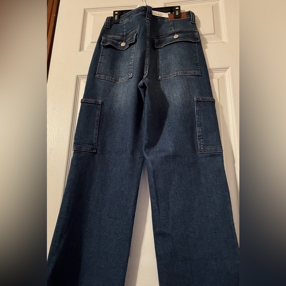 New Judy Blue sz9 fits like size 7.